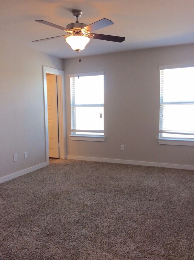 Foto del edificio - LUXURY 2 STORY DUPLEX LOCATED IN MIDLOTHIAN, TEXAS!