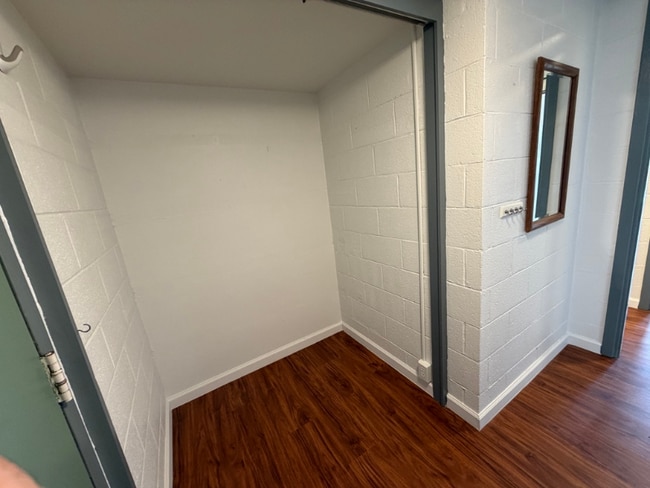 Building Photo - 1415 Victoria St