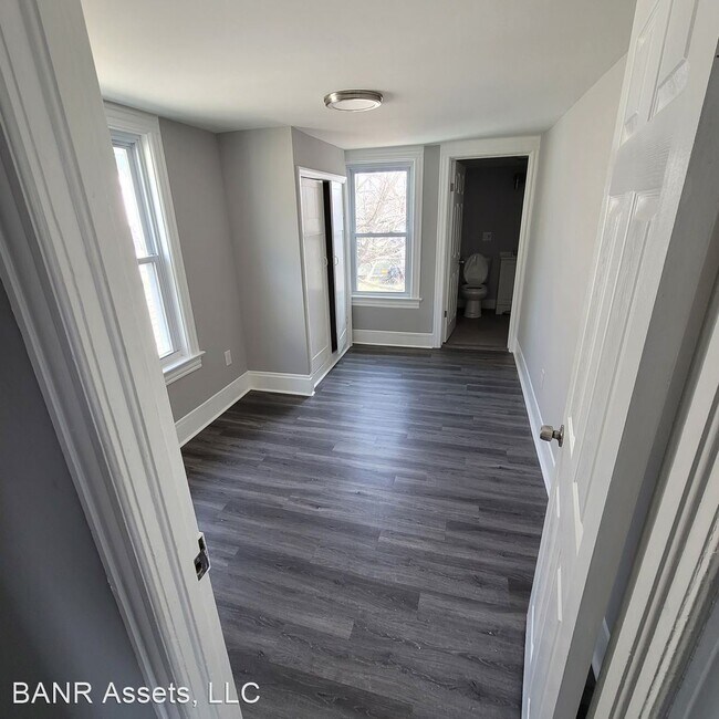 Foto del edificio - 3 br, 1.5 bath House - 309 Shrewsbury Ave