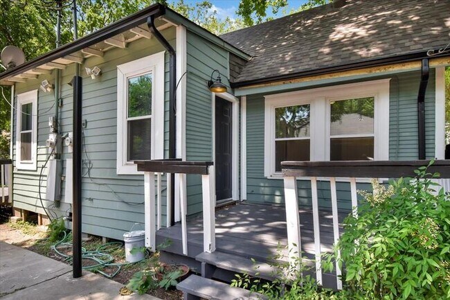 Building Photo - 4802 Junius St