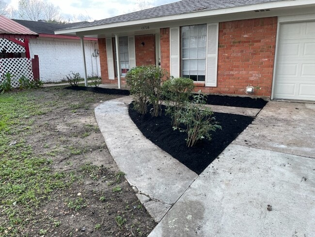 Front - 13726 Willie Melton Blvd