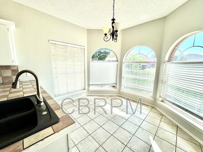 Foto del edificio - 402 Juneau Ave