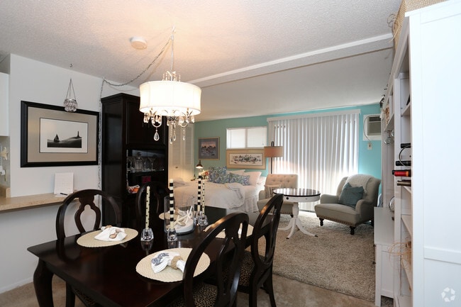 Interior Photo - Villages at Shore Landing