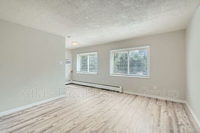 Building Photo - 1350 N Moline St
