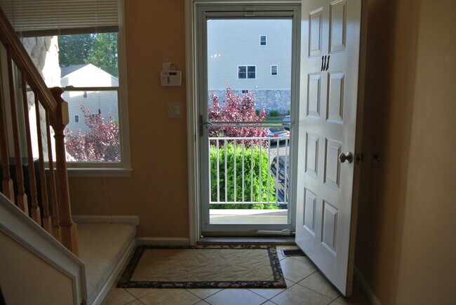 Foto del edificio - 111 Autumn Ridge Rd