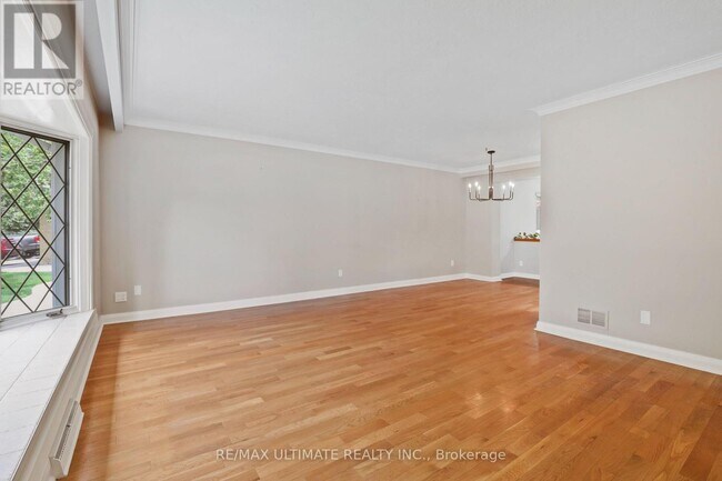 Building Photo - 121 Elvaston Dr