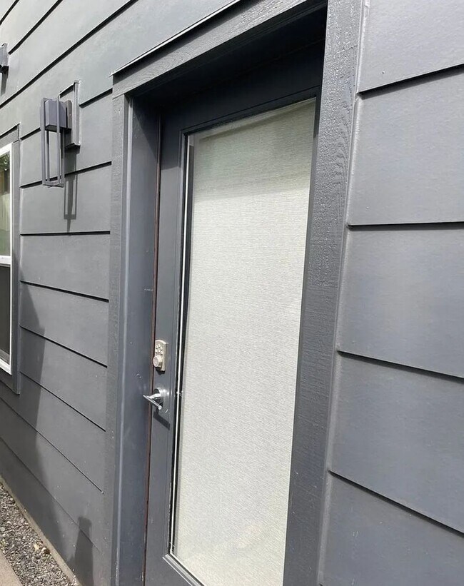 Photo - Large Updated 1 Bedroom ADU Unit in the Al... Townhome