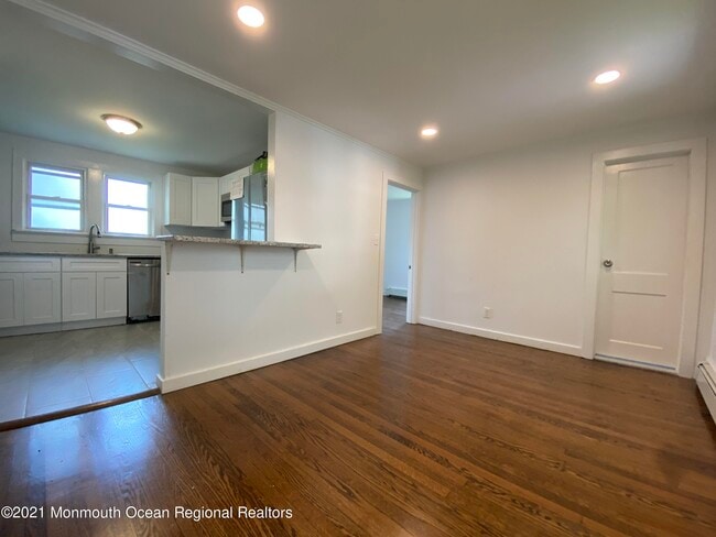 Building Photo - 1224 7th Ave