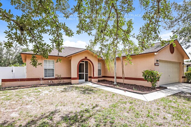 Foto del edificio - 15562 Horseshoe Ln