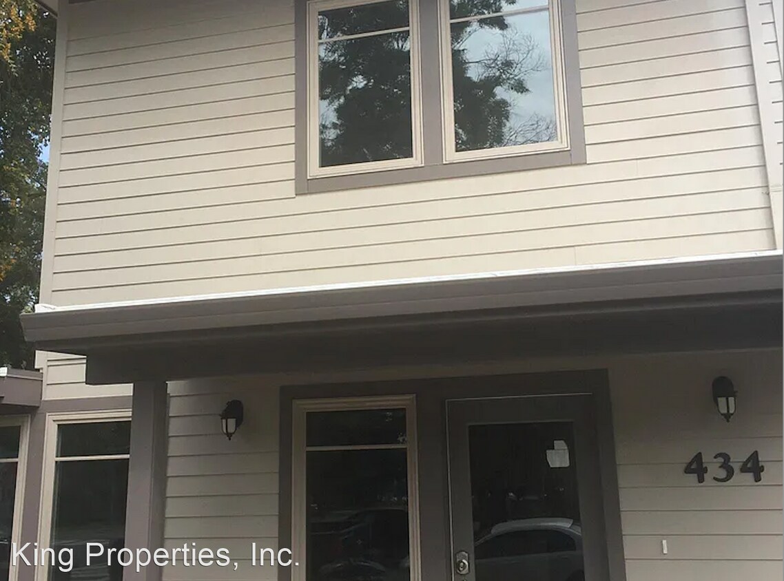 Foto principal - 2 br, 1 bath House - 434 E Street