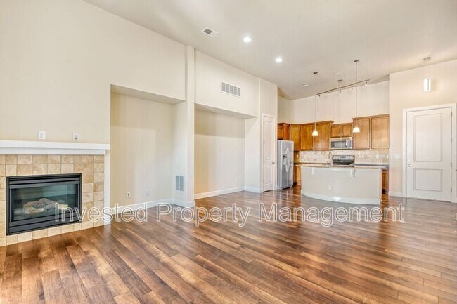 Foto del edificio - 305 Inverness Way S