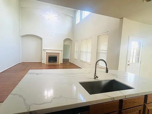 Foto del edificio - 6514 Ivy Heath Ln