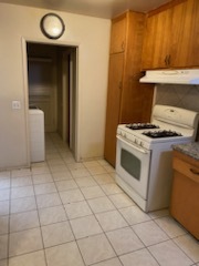 Stove - 10931 Wilkie Ave