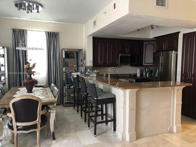 Foto del edificio - 8826 W Flagler St