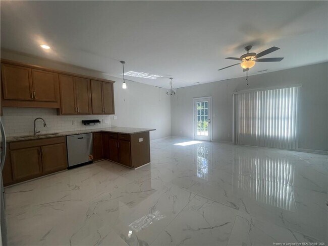 Foto del edificio - 705 Georgetown Cir