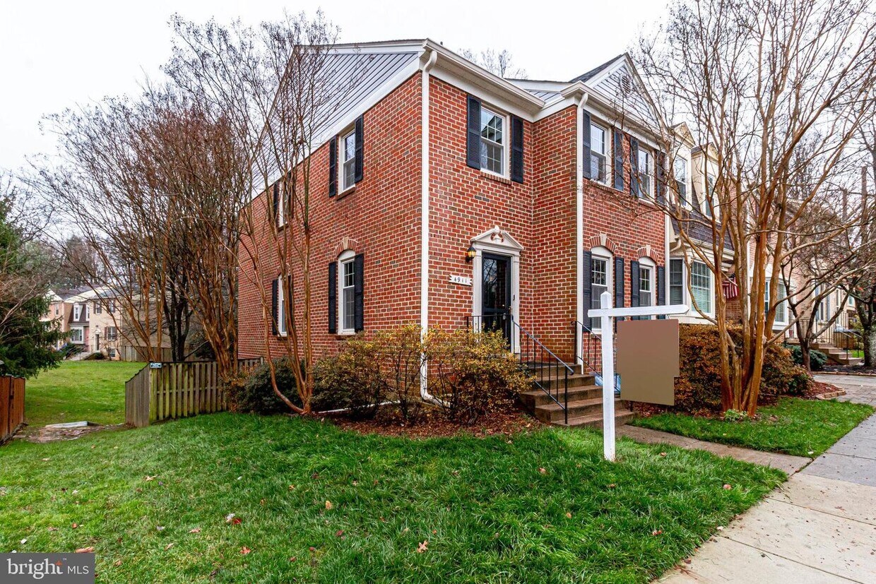 4911 Carriagepark Rd, Fairfax, VA 22032 Townhome Rentals in Fairfax