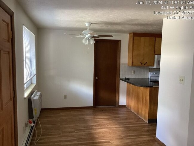 Building Photo - Cute 2 Bedroom WITH Attached Garage in Lov...