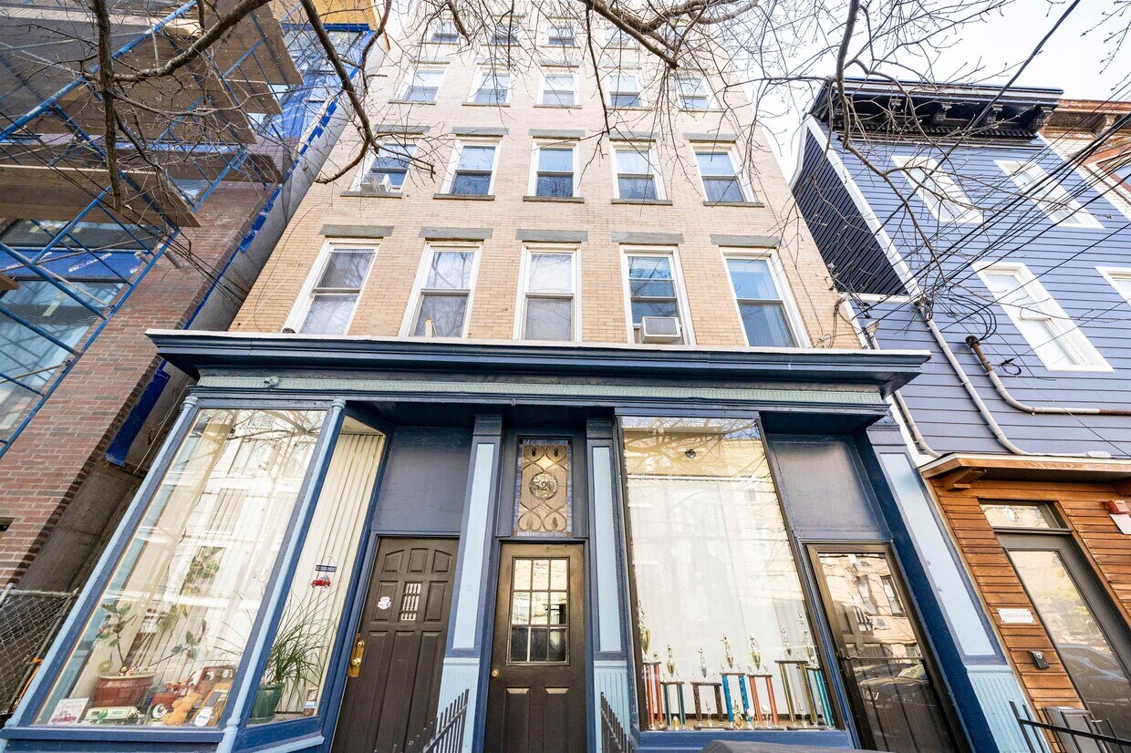 Foto principal - 520 Jefferson St