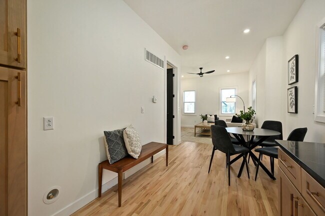 Building Photo - 2331 Belleview Ave