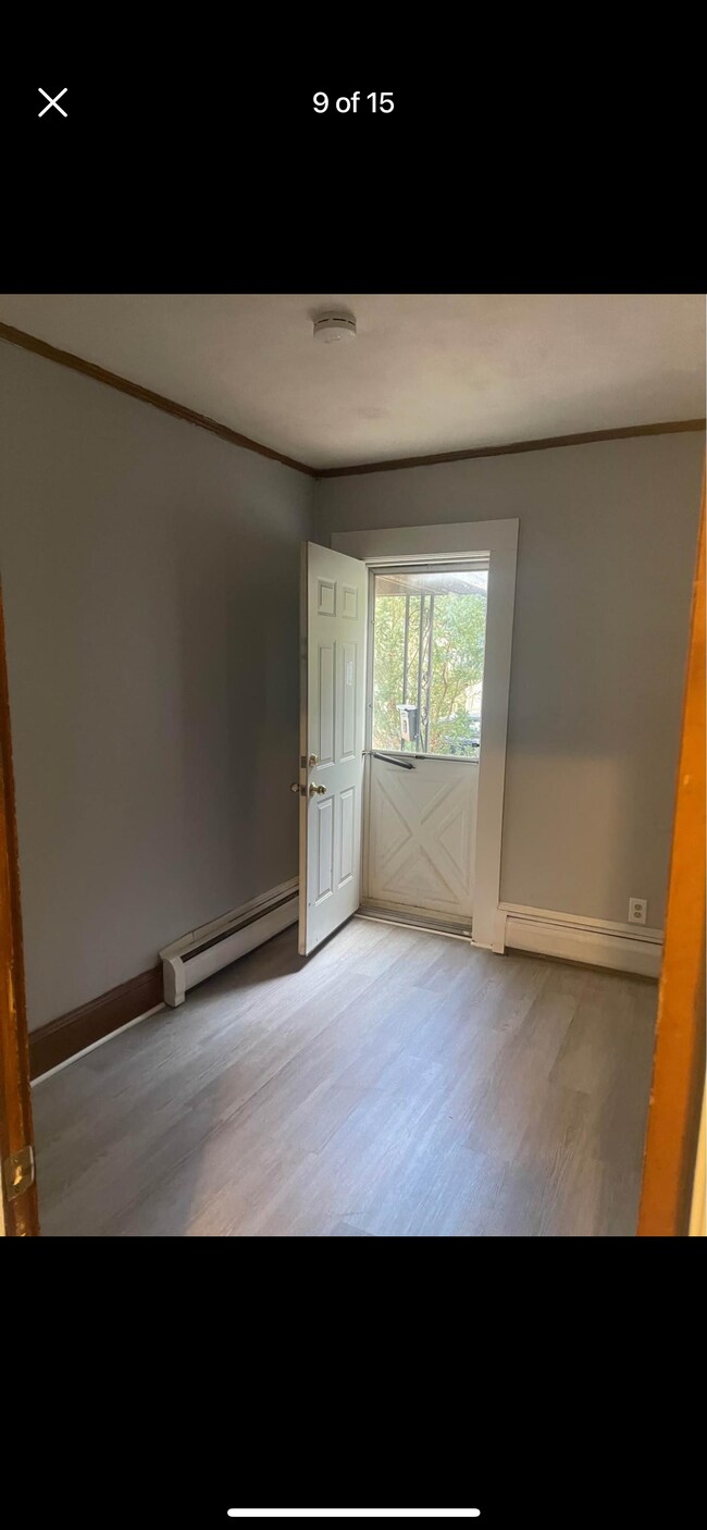 Cama - 168 E Main St