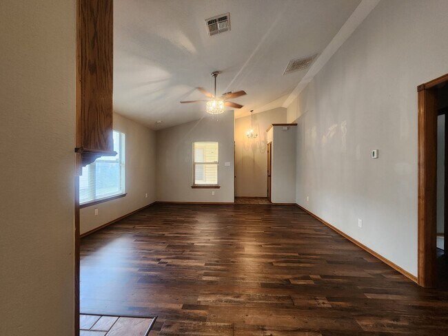 Foto del edificio - 910 NW Ferris Ave