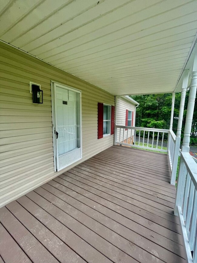 Building Photo - Discover this 4-bedroom, 2-bath home in Claremont, NC