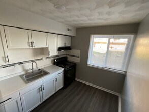 Building Photo - 9030 S Eldorado Dr