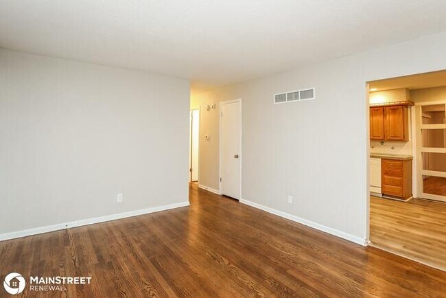 Foto del edificio - 3812 S CRANE ST, INDEPENDENCE, MO 64055
