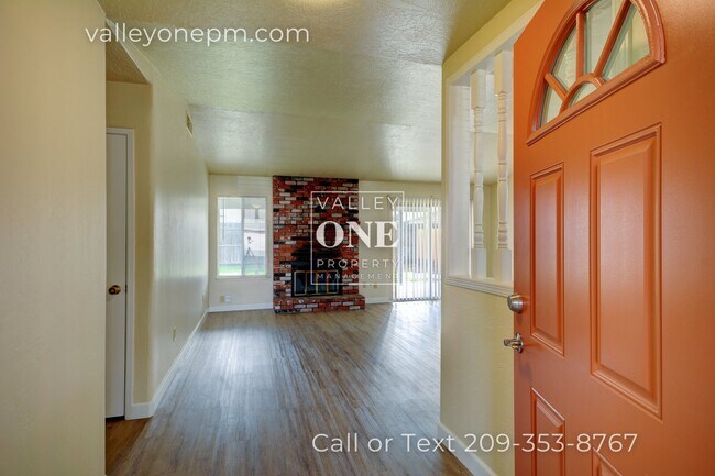 Foto del edificio - AVAILABLE NOW! Fully Renovated