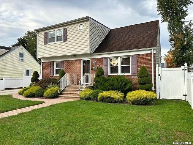 Building Photo - 26 Linden Blvd