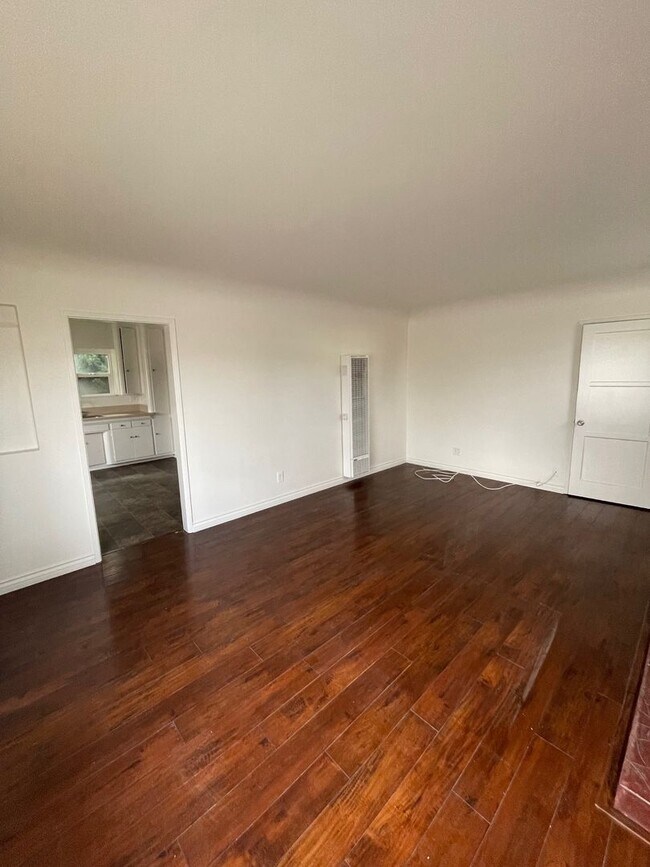 344 Palm Dr Unit Allen Family Trust, Oxnard, CA 93030 Room for Rent