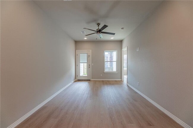 Foto del edificio - 1705 SW Casuarina Dr