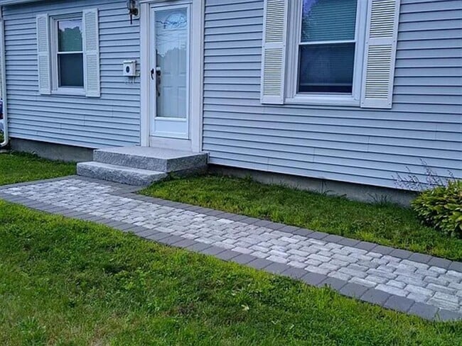 Building Photo - Still Available, Rush Now!