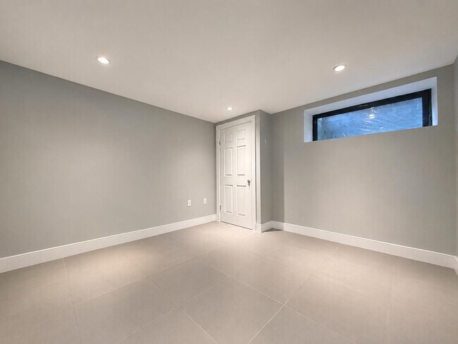 Foto del edificio - 626 Grand Ave
