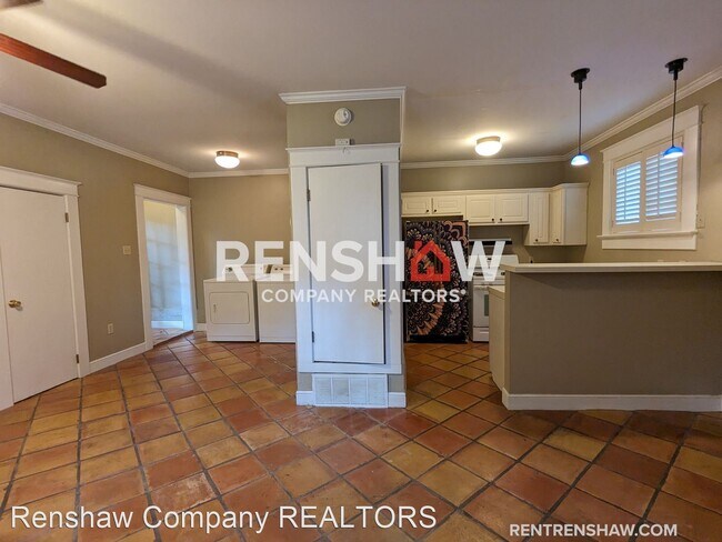 Foto del edificio - 1 br, 1 bath House - 585 S McLean Blvd