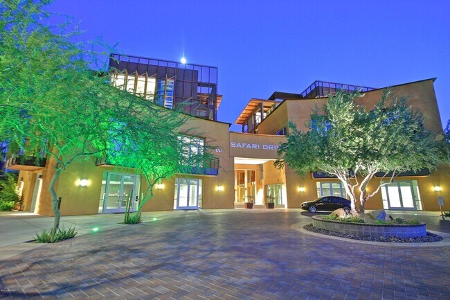 Foto del edificio - Stylish 2 Bed | 2 Bath Condo in Prime Scottsdale Location