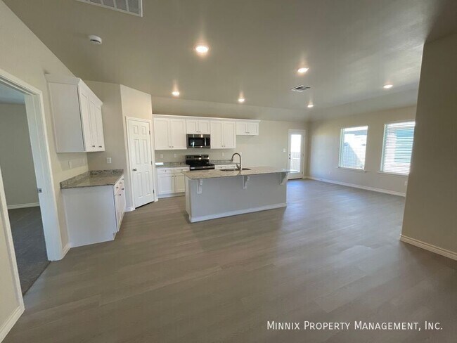 Foto del edificio - 1349 Bajada St