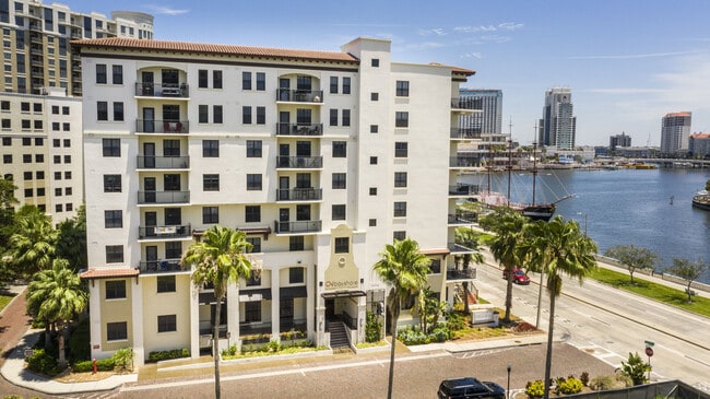 2 apartamentos Bayshore — foto de la comunidad - 2 Bayshore