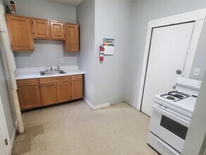 Building Photo - 76 Walnut Park