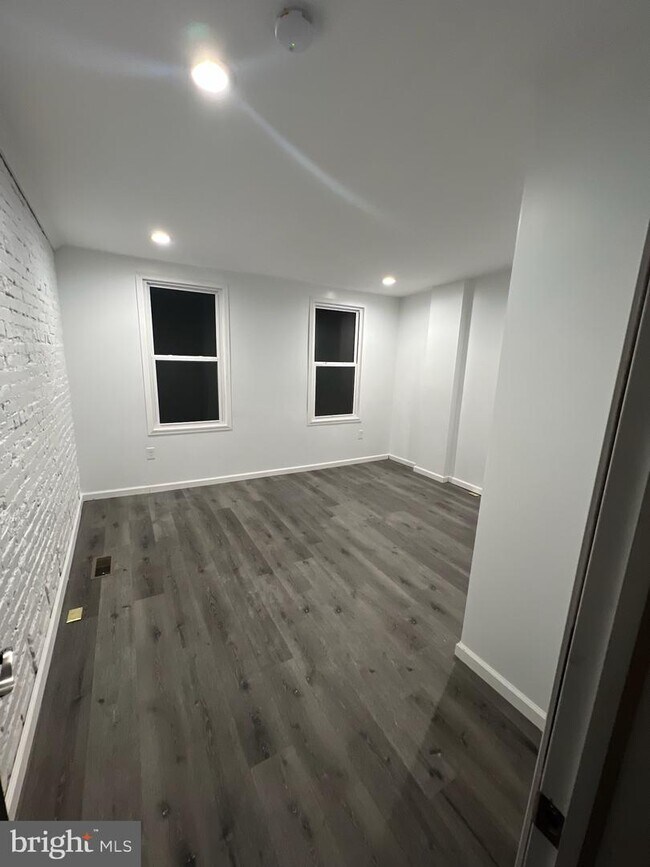 Foto del edificio - 2207 Penrose Ave