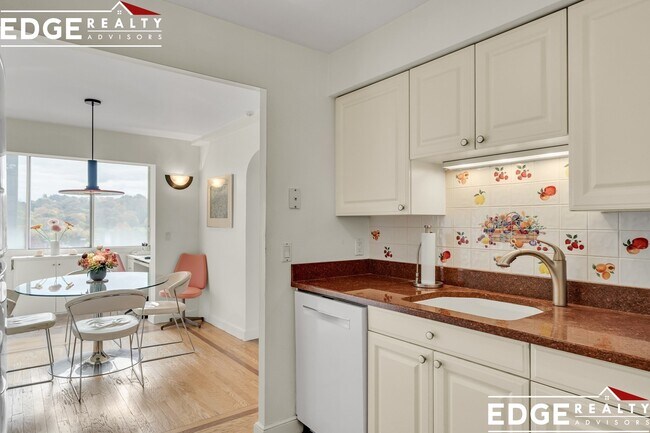 Foto del edificio - 1759 Beacon St