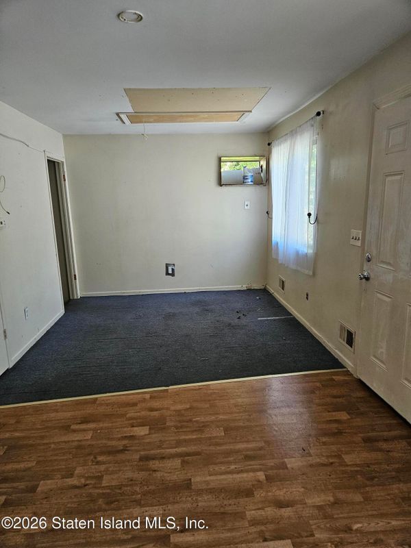 Building Photo - 486 Elverton Ave