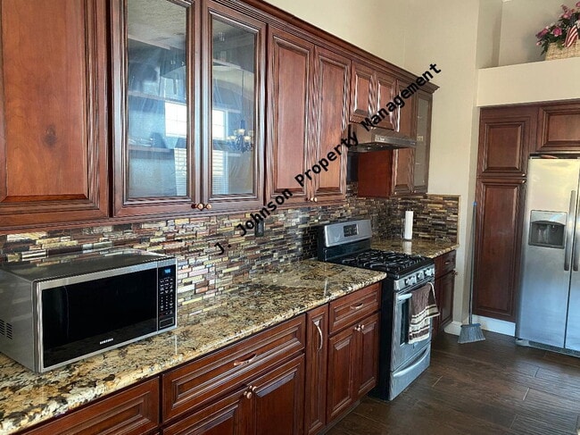 Foto del edificio - Beautiful 4 bed 2 bth home