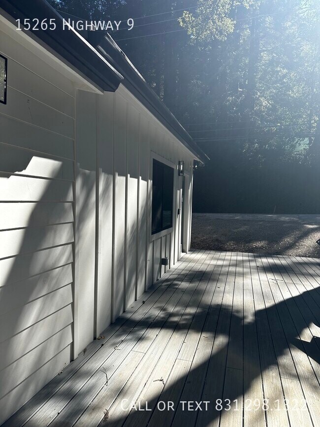 Building Photo - Modern mountain property, great commute lo...