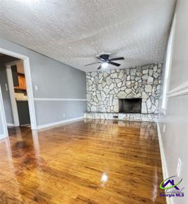 Foto del edificio - 140 Spencer Hill Ct