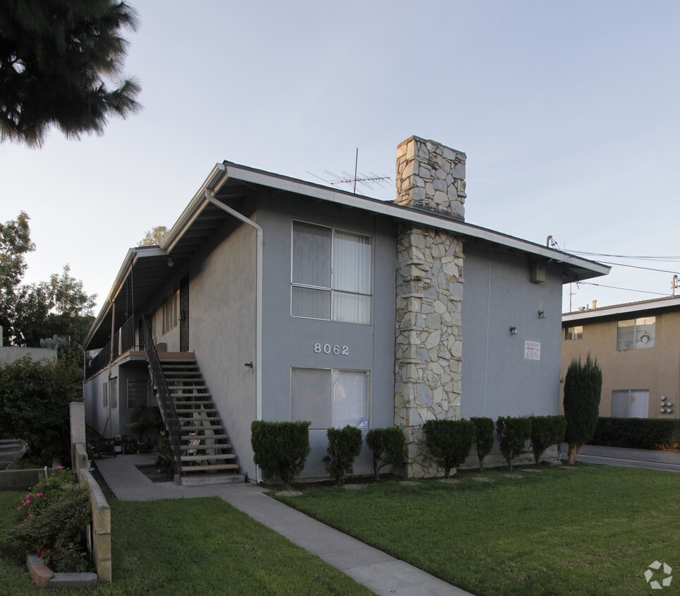 Primary Photo - 8062 Whitaker St