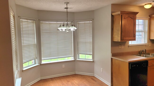 Building Photo - ALEXANDER CROSSING THREE BEDROOM HOME!