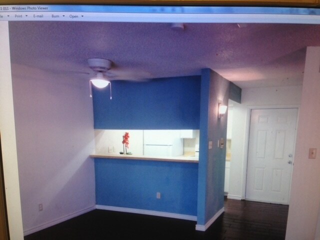 Foto del edificio - 2832 S Bartell Dr