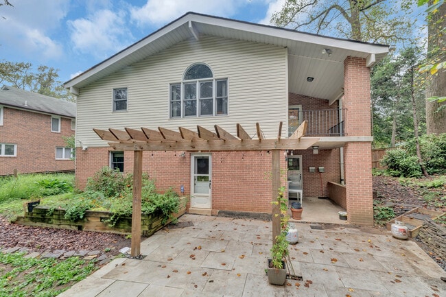 Building Photo - 1202 Edgevale Rd