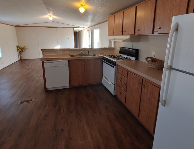 Building Photo - 4480 S Meridian Ave